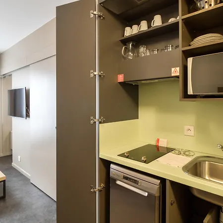 Ξενοδοχείο με διαμερίσματα Appart'city Confort - Aeroport 4*
