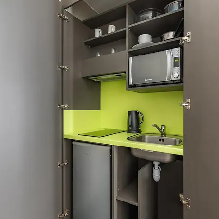 Appart'city Confort - Aeroport 4*