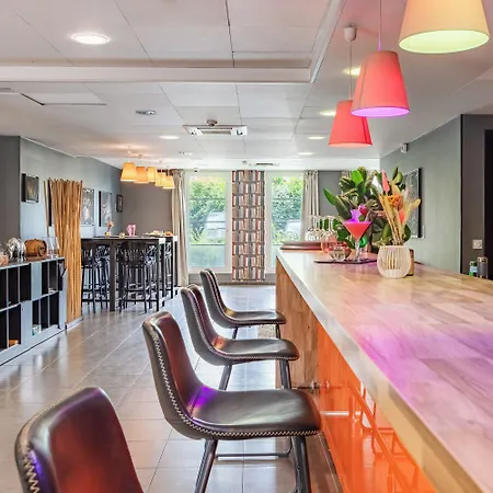 Appart'city Confort - Aeroport 4*
