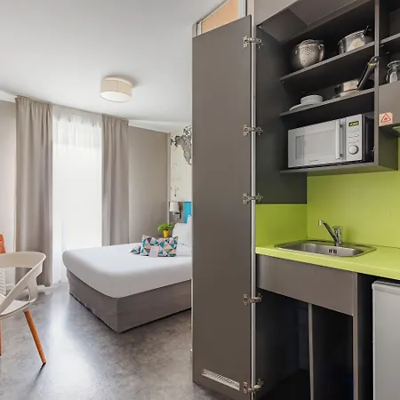 Appart'city Confort - Aeroport 4*