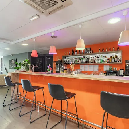 Appart'city Confort - Aeroport 4*